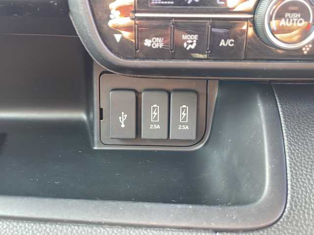 ホンダ Ｎ ＢＯＸ カスタム G L ホンダセンシング 長野県 2017(平29)年 10万km クリスタルブラックパール (株)IDOMが運営する【じしゃロン長野店】の自社ローン専用車両になります/こちらは現金またはオートローンご利用時の価格です。自社ローンご希望の方は別途その旨お申付け下さい/社外ナビ/バックカメラ/ステアリングスイッチ/ETC/スマートキープッシュスタート/片側パワースライドドア