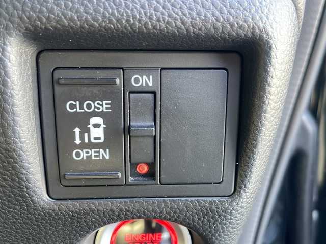 ホンダ Ｎ ＢＯＸ カスタム G L ホンダセンシング 長野県 2017(平29)年 10万km クリスタルブラックパール (株)IDOMが運営する【じしゃロン長野店】の自社ローン専用車両になります/こちらは現金またはオートローンご利用時の価格です。自社ローンご希望の方は別途その旨お申付け下さい/社外ナビ/バックカメラ/ステアリングスイッチ/ETC/スマートキープッシュスタート/片側パワースライドドア