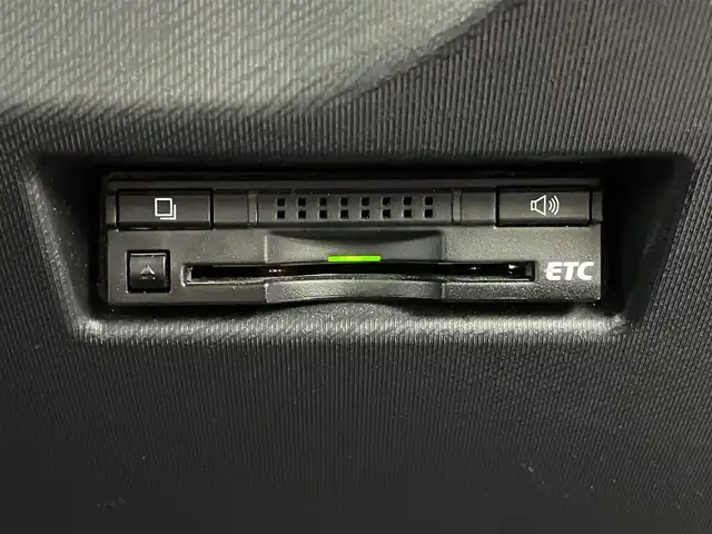 トヨタ アクア G G’s 岡山県 2016(平28)年 6.4万km ライムホワイトパールクリスタルシャイン 純正メモリナビ　NSZT-W64/フルセグTV、CD、DVD、Bluetooth、AM、FM/バックカメラ/ETC/前方ドライブレコーダー/クルーズコントロール/オートハイビーム/プリクラッシュセーフティ/レーンディパーチャーアラート