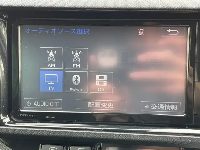 トヨタ アクア G G’s 岡山県 2016(平28)年 6.4万km ライムホワイトパールクリスタルシャイン 純正メモリナビ　NSZT-W64/フルセグTV、CD、DVD、Bluetooth、AM、FM/バックカメラ/ETC/前方ドライブレコーダー/クルーズコントロール/オートハイビーム/プリクラッシュセーフティ/レーンディパーチャーアラート