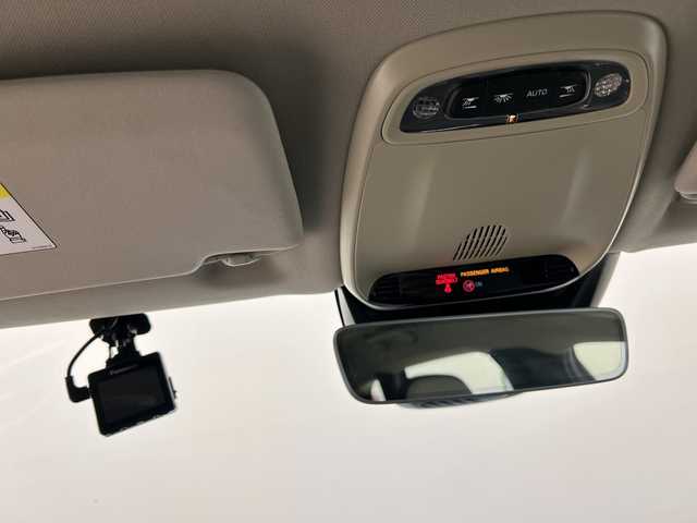 ボルボ Ｖ４０ クロスカントリー D4 モメンタム 岡山県 2016(平28)年 3.9万km ロウカッパーM 純正ナビ/Bluetooth/USB/AM/FM/フルセグTV/クロストラフィックアラート/ロードサイドインフォメーション/アクティブハイビーム/リアビューカメラ/SENSUSCONECT/ACC/BLIS/LCMA/LKA/DAC/クロストラフィックアラート/ロードサイドインフォメーション/アクティブハイビーム/リアビューカメラ/ESC/SIPS/WHIPS/ETC