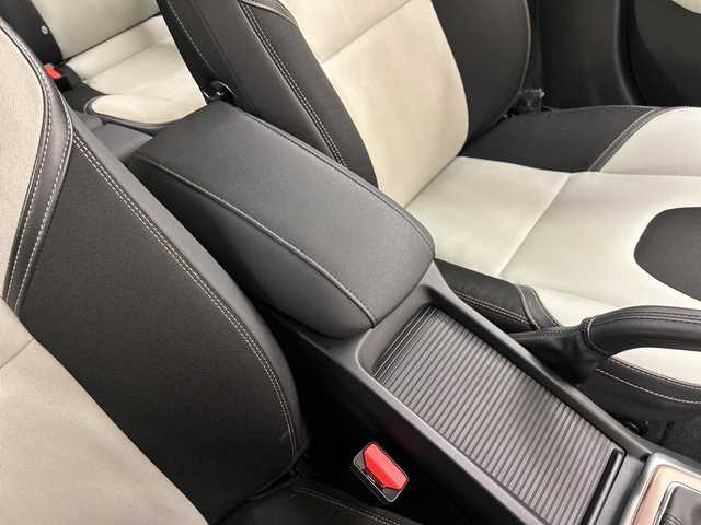 ボルボ Ｖ４０ クロスカントリー D4 モメンタム 岡山県 2016(平28)年 3.9万km ロウカッパーM 純正ナビ/Bluetooth/USB/AM/FM/フルセグTV/クロストラフィックアラート/ロードサイドインフォメーション/アクティブハイビーム/リアビューカメラ/SENSUSCONECT/ACC/BLIS/LCMA/LKA/DAC/クロストラフィックアラート/ロードサイドインフォメーション/アクティブハイビーム/リアビューカメラ/ESC/SIPS/WHIPS/ETC