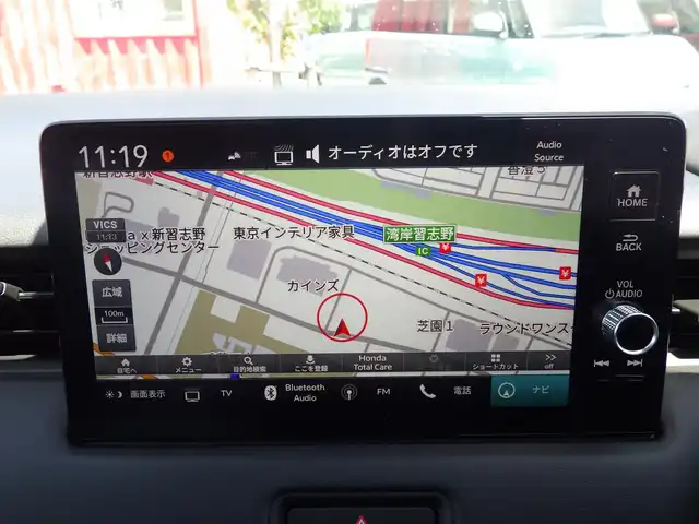 ホンダ ヴェゼル ハイブリッド e:HEV Z 千葉県 2025(令7)年 0.1万km未満 クリスタルブラックパール e:HEV Z　3VC4AZ　Honda CONNECTディスプレー+ETC2.0車載器+ワイヤレス充電器(220/000)/ホンダセンシング/・衝突軽減ブレーキ（CMBS）/・車線維持支援システム（LKAS）/・アダプティブクルーズコントロール（ACC）/・誤発進抑制機能/・後方誤発進抑制機能/・ブラインドスポットインフォメーション/パワーバックドア/ハーフレザーシート/前席シートヒーター/純正コネクトナビ/地デジTV/【Bluetooth接続】/【Apple CarPlay　Android Auto対応】/バックカメラ/革巻きステアリング/ステアリングスイッチ/ETC（2.0）/LEDヘッドライト/フォグライト/ウインカーミラー/コーナーセンサー/純正18インチアルミホイル/サイド/カーテンエアバッグ/Honda スマートキー