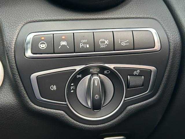 メルセデス・ベンツ ＧＬＣ２２０ d 4マチック クーペ スポーツ 本革 埼玉県 2018(平30)年 6.5万km ダイヤモンドホワイト 黒赤革コンビシート/サンルーフ/純正HDDナビ/(Bluetooth/USB/CD/フルセグ)/シートヒーター/レーダーセフティＰＫＧ/ヘッドアップディスプレイ/ＬＥＤヘッドライト/パワーバックドア/全方位カメラ/ブルメスターサウンド
