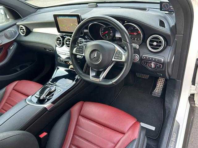 メルセデス・ベンツ ＧＬＣ２２０ d 4マチック クーペ スポーツ 本革 埼玉県 2018(平30)年 6.5万km ダイヤモンドホワイト 黒赤革コンビシート/サンルーフ/純正HDDナビ/(Bluetooth/USB/CD/フルセグ)/シートヒーター/レーダーセフティＰＫＧ/ヘッドアップディスプレイ/ＬＥＤヘッドライト/パワーバックドア/全方位カメラ/ブルメスターサウンド