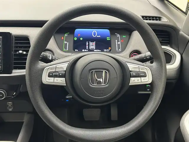 ホンダ フィット e:HEVクロスター 愛媛県 2020(令2)年 8.7万km プレミアムサンライトホワイトパール AA落札成約済み//衝突軽減ブレーキ〈CMBS〉 誤発進抑制機能 後方誤発進抑制機能 近距離衝突軽減ブレーキ 歩行者事故低減ステアリング 路外逸脱抑制機能 渋滞追従機能付アダプティブ・クルーズ・コントロール〈ACC〉 車線維持支援システム〈LKAS〉 先行車発進お知らせ機能 標識認識機能 オートハイビーム 純正SDナビ Bluetooth　フルセグ　バックカメラ　親水/ヒーテッドドアミラー　熱線入りフロントウインドウ　PTCヒーター