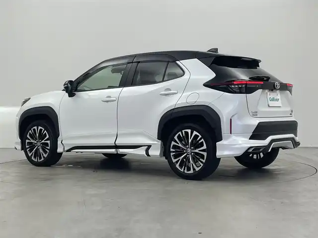 トヨタ ヤリスクロス ハイブリッド Z 埼玉県 2023(令5)年 2.6万km ブラックマイカ/プラチナホワイトパールマイカ モデリスタフルエアロ/純正ディスプレイオーディオ/　（CD/BT/フルセグ/USB）/バックカメラ/トヨタセーフティセンス/ETC/ドライブレコーダー/レーダークルーズコントロール/前席パワーシート/前席シートヒーター/純正フロアマット/ハーフレザーシート/ハンドルヒーター/LEDヘッドライト/純正18inAW/スマートキー/ステアリングスイッチ/保証書/取扱説明書/スペアキー/社外ホイールスタットレスタイア4本セットあり