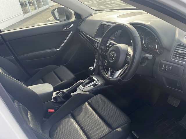 マツダ ＣＸ－５ XD 熊本県 2013(平25)年 9.1万km クリスタルホワイトパールマイカ (株)IDOMが運営する【じしゃロン熊本店】の自社ローン専用車両になりますこちらは現金またはオートローンご利用時の価格です。自社ローンご希望の方は別途その旨お申付け下さい/純正ナビ　ＣＤ　ＤＶＤ　フルセグ　ブルートゥース　/バックカメラ　/サイドカメラ　/クルーズコントローラー　/前後コーナーセンサー　/アイドリングストップ　/ビルトインＥＴＣ　/Ｗ＋サイドエアバッグ　/ＲＶＭ　/ＡＦＳ