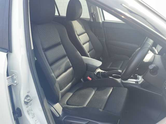 マツダ ＣＸ－５ XD 熊本県 2013(平25)年 9.1万km クリスタルホワイトパールマイカ (株)IDOMが運営する【じしゃロン熊本店】の自社ローン専用車両になりますこちらは現金またはオートローンご利用時の価格です。自社ローンご希望の方は別途その旨お申付け下さい/純正ナビ　ＣＤ　ＤＶＤ　フルセグ　ブルートゥース　/バックカメラ　/サイドカメラ　/クルーズコントローラー　/前後コーナーセンサー　/アイドリングストップ　/ビルトインＥＴＣ　/Ｗ＋サイドエアバッグ　/ＲＶＭ　/ＡＦＳ