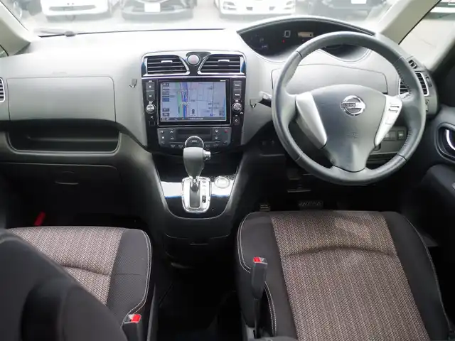 日産 セレナ ハイウェイスター Sハイブリッド 千葉県 2014(平26)年 6.1万km タイガーアイブラウン エマージェンシーブレーキ/クルーズコントロール/アイドリングストップ/左パワースライドドア/右イージークローザードア/純正メモリーナビ/地デジTV/【DVD/CD再生機能　Bluetooth接続】/バックカメラ/フリップダウンモニター/革巻きステアリング/ETC/HIDヘッドライト/フォグライト/ウインカーミラー/純正16インチアルミホイル/インテリジェントキー