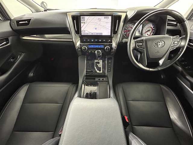 トヨタ アルファード S Cパッケージ 佐賀県 2019(平31)年 4万km ブラック 純正10インチナビ【NSZT-Z68T】/【フルセグTV.DVD.CD.Bluetooth】/純正12.1インチフリップダウンモニター/サンルーフ/モデリスタエアロ/デジタルインナールームミラー/衝突被害軽減システム/ブラインドスポットモニター/レーダークルーズコントロール/ロードサインアシスト/クリアランスソナー/オートライト/オートマチックハイビーム/レーンアシスト/オートブレーキホールド/前方ドライレコーダー/3眼LEDヘッドライト/フォグライト/ビルトインETC2.0/ステアリングヒーター/パワーバッグドア/両側パワースライドドア/運転席・助手席シートヒーター/運転席・助手席エアシート/メモリーシート/合皮シート/オートワイパー/純正18インチアルミホイール