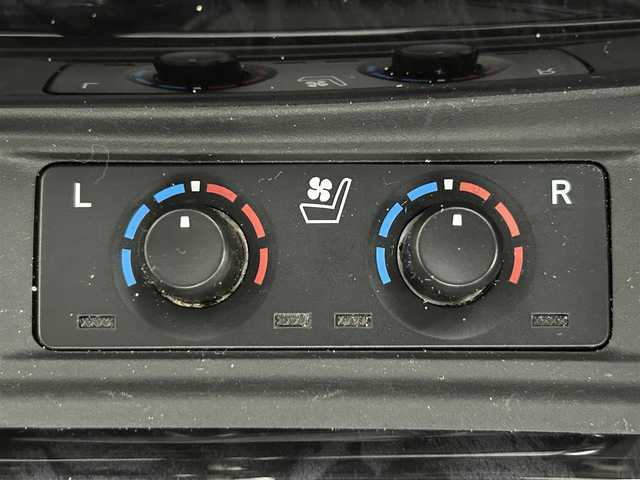 トヨタ アルファード S Cパッケージ 佐賀県 2019(平31)年 4万km ブラック 純正10インチナビ【NSZT-Z68T】/【フルセグTV.DVD.CD.Bluetooth】/純正12.1インチフリップダウンモニター/サンルーフ/モデリスタエアロ/デジタルインナールームミラー/衝突被害軽減システム/ブラインドスポットモニター/レーダークルーズコントロール/ロードサインアシスト/クリアランスソナー/オートライト/オートマチックハイビーム/レーンアシスト/オートブレーキホールド/前方ドライレコーダー/3眼LEDヘッドライト/フォグライト/ビルトインETC2.0/ステアリングヒーター/パワーバッグドア/両側パワースライドドア/運転席・助手席シートヒーター/運転席・助手席エアシート/メモリーシート/合皮シート/オートワイパー/純正18インチアルミホイール