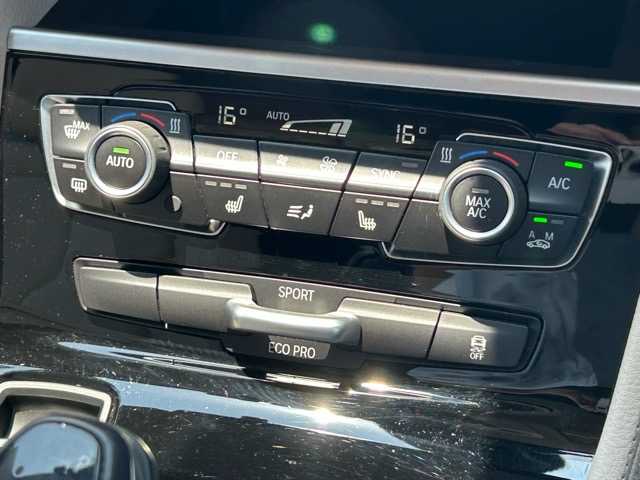 ＢＭＷ ２１８ｄ xDriveグランツアラー ラグジュアリー 静岡県 2017(平29)年 4.4万km メディテラニアンブルー アドバンスアクティブセーフティパッケージ/インテリジェントセーフティ /衝突軽減ブレーキACC/車線逸脱警告/ヘッドアップディスプレイ/オイスターレザーシート シートヒーター /前席パワーシート運転席メモリー機能/アルパインフリップダウンモニター/アンビエントライト /パワーバックドア /コンフォートアクセス/DSRCETC/リヤガラスフィルム施工