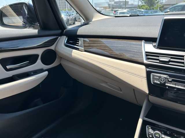 ＢＭＷ ２１８ｄ xDriveグランツアラー ラグジュアリー 静岡県 2017(平29)年 4.4万km メディテラニアンブルー アドバンスアクティブセーフティパッケージ/インテリジェントセーフティ /衝突軽減ブレーキACC/車線逸脱警告/ヘッドアップディスプレイ/オイスターレザーシート シートヒーター /前席パワーシート運転席メモリー機能/アルパインフリップダウンモニター/アンビエントライト /パワーバックドア /コンフォートアクセス/DSRCETC/リヤガラスフィルム施工