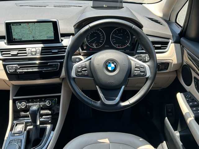 ＢＭＷ ２１８ｄ xDriveグランツアラー ラグジュアリー 静岡県 2017(平29)年 4.4万km メディテラニアンブルー アドバンスアクティブセーフティパッケージ/インテリジェントセーフティ /衝突軽減ブレーキACC/車線逸脱警告/ヘッドアップディスプレイ/オイスターレザーシート シートヒーター /前席パワーシート運転席メモリー機能/アルパインフリップダウンモニター/アンビエントライト /パワーバックドア /コンフォートアクセス/DSRCETC/リヤガラスフィルム施工