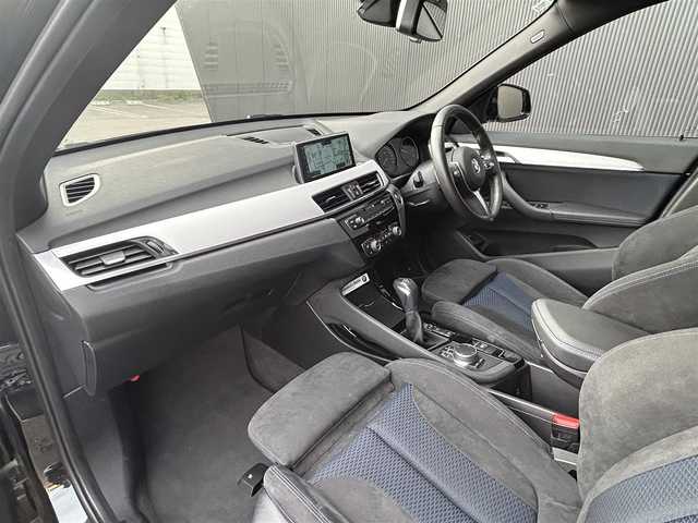 ＢＭＷ Ｘ１ xDrive 18d Mスポーツ 道東・釧路十勝 2019(令1)年 1.4万km サファイアブラックP 純正HDDナビ/BT/USB/シートヒーター(前席)/パワーバックドア/フットトランクオープナー/純正ドライブレコーダー(前後)/革巻ステアリング/リモコン/パドルシフト/プッシュスタート/スマートキー/LEDヘッドライト/オートライト/フロント/リアフォグライト/純正18インチAW/純正フロアマット/インテリジェントセーフティ/ミラーETC