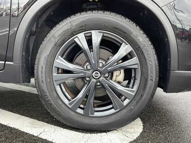 日産 エクストレイル 20Xi Vセレクション 岐阜県 2022(令4)年 2.8万km ダイヤモンドブラック 登録時走行距離27987km/純正ＳＤナビ　/プロパイロット　/ＥＴＣ　/ドライブレコーダー　/全方位カメラ　/デジタルインナーミラー　/レーダークルーズコントロール　/衝突軽減システム　/前後コーナーセンサー　/アイドリングストップ/横滑り防止装置　/ＬＥＤヘッドライト/オートライト/電動リアゲート/シートヒーター/パワーシート/レザーシート/4WD/プッシュスタート/スマートキー/スペアキー/純正18インチアルミホイール/純正フロアマット