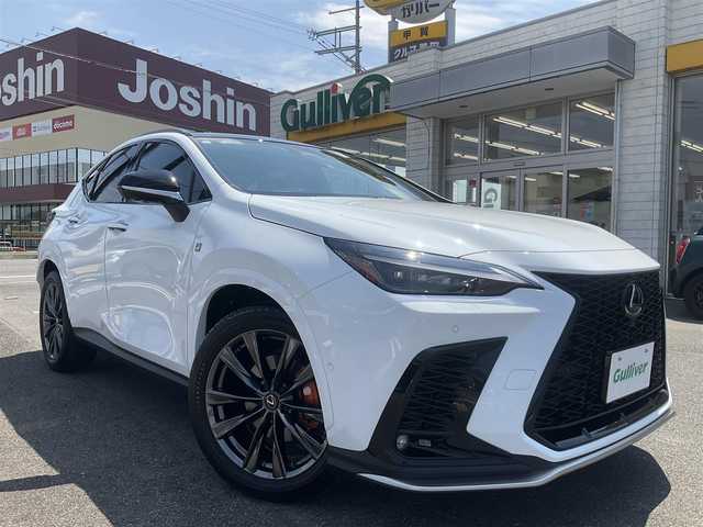 レクサス ＮＸ 350h Fスポーツ 滋賀県 2023(令5)年 0.6万km ホワイトノーヴァガラスフレーク ワンオーナー4WD/車検8年11月まで/セーフティシステムプラス/ブラインドスポットモニター/パノラマルーフ（チルド&アウタースライド式）/ルーフレール/オレンジブレーキキャリパー/デジタルインナーミラー/置くだけ充電/純正前後ドライブレコーダー/3眼フルLEDヘッドライト/LEDフォグランプ/14インチディスプレイオーディオ/Bluetooth、フルセグテレビ、Miracast/パノラミックビューモニター/ビルトインETC2.0/ハンズフリーパワーバックドア/前席シートヒーター、ベンチレーション/前席パワーシート、ステアリングヒーター/ドライブモードセレクト/純正20インチアルミホイール/カードキー、スペアキー有り/取扱説明書、保証書