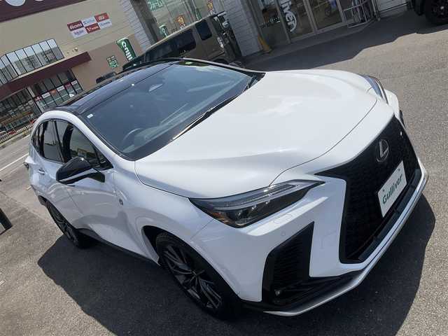 レクサス ＮＸ 350h Fスポーツ 滋賀県 2023(令5)年 0.6万km ホワイトノーヴァガラスフレーク ワンオーナー4WD/車検8年11月まで/セーフティシステムプラス/ブラインドスポットモニター/パノラマルーフ（チルド&アウタースライド式）/ルーフレール/オレンジブレーキキャリパー/デジタルインナーミラー/置くだけ充電/純正前後ドライブレコーダー/3眼フルLEDヘッドライト/LEDフォグランプ/14インチディスプレイオーディオ/Bluetooth、フルセグテレビ、Miracast/パノラミックビューモニター/ビルトインETC2.0/ハンズフリーパワーバックドア/前席シートヒーター、ベンチレーション/前席パワーシート、ステアリングヒーター/ドライブモードセレクト/純正20インチアルミホイール/カードキー、スペアキー有り/取扱説明書、保証書