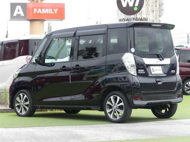 日産 デイズ ルークス ハイウェイスターターボ 千葉県 2015(平27)年 5.3万km ブラック 両側パワースライドドア/純正SDナビ/ワンセグTV/【DVD/CD再生機能】/アラウンドビューモニター/ドライブレコーダー/ETC/HIDヘッドライト/フォグライト/ウインカーミラー/純正15インチアルミホイル/インテリジェントキー