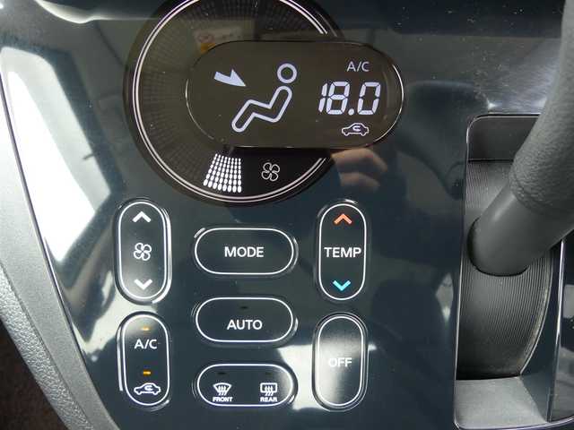 日産 デイズ ルークス ハイウェイスターターボ 千葉県 2015(平27)年 5.3万km ブラック 両側パワースライドドア/純正SDナビ/ワンセグTV/【DVD/CD再生機能】/アラウンドビューモニター/ドライブレコーダー/ETC/HIDヘッドライト/フォグライト/ウインカーミラー/純正15インチアルミホイル/インテリジェントキー