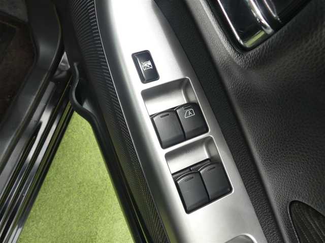 日産 デイズ ルークス ハイウェイスターターボ 千葉県 2015(平27)年 5.3万km ブラック 両側パワースライドドア/純正SDナビ/ワンセグTV/【DVD/CD再生機能】/アラウンドビューモニター/ドライブレコーダー/ETC/HIDヘッドライト/フォグライト/ウインカーミラー/純正15インチアルミホイル/インテリジェントキー