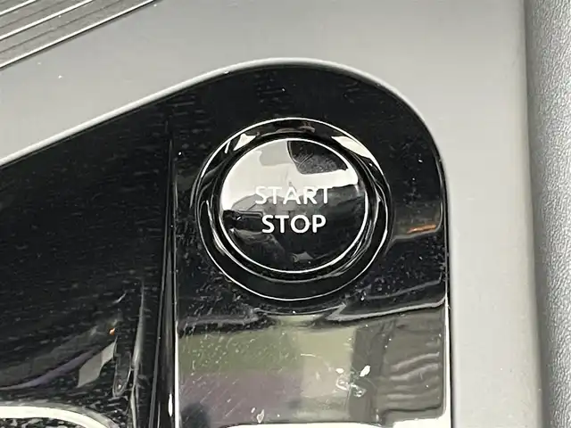 日産 ノート X 岡山県 2024(令6)年 0.8万km オーロラフレアブルーパール プロパイロット/純正9インチナビ　MM223D-L/地デジフルセグ/Bluetooth/SD/アラウンドビューモニター/インテリジェントルームミラー/LEDヘッドライト/エマージェンシーブレーキ/ビルトインETC2.0/純正フロアマット/オートライト /レーンキープアシスト/踏み間違い防止/ブラインドスポットモニター/前後コーナーセンサー/プッシュスタート /スマートキー/新車保証書/取扱説明書