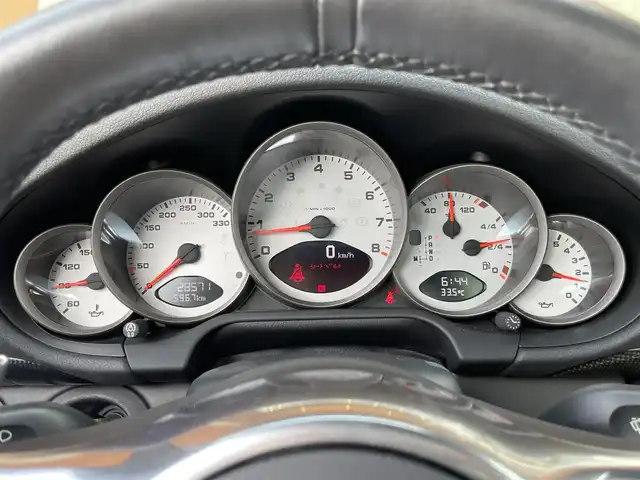 ポルシェ ９１１ カレラ4 S 鹿児島県 2011(平23)年 2.9万km 黄 禁煙車/左ハンドル/4WD/スポーツクロノパッケージ/スポーツデザインステアリング/純正ナビ/バックカメラ/BOSEサウンド/ブラックレザースポーツ/シートヒーター/カーボンスカッフプレート/PSM/取扱説明書/保証書/スペアキー