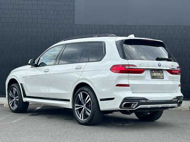 ＢＭＷ ＢＭＷ Ｘ７ 埼玉県 2021(令3)年 4.4万km パール ワンオーナー/茶革シート/純正HDDナビ/（Bluetooth/USB/CD/DVD/USB/フルセグ）/パノラマガラスサンルーフ/ウェルネスＰＫＧ/ヘッドアップディスプレイ/ｈａｒｍａｎ／ｋａｒｄｏｎ/リアエンターテインメント/全周囲カメラ/純正ＥＴＣ