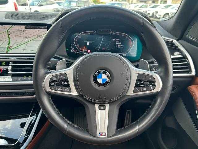 ＢＭＷ ＢＭＷ Ｘ７ 埼玉県 2021(令3)年 4.4万km パール ワンオーナー/茶革シート/純正HDDナビ/（Bluetooth/USB/CD/DVD/USB/フルセグ）/パノラマガラスサンルーフ/ウェルネスＰＫＧ/ヘッドアップディスプレイ/ｈａｒｍａｎ／ｋａｒｄｏｎ/リアエンターテインメント/全周囲カメラ/純正ＥＴＣ