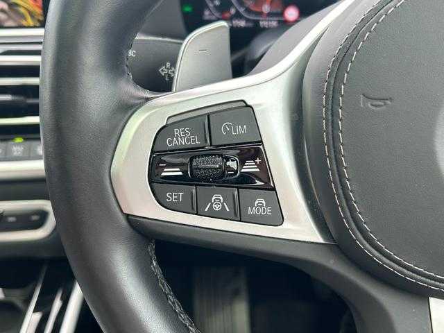 ＢＭＷ ＢＭＷ Ｘ７ 埼玉県 2021(令3)年 4.4万km パール ワンオーナー/茶革シート/純正HDDナビ/（Bluetooth/USB/CD/DVD/USB/フルセグ）/パノラマガラスサンルーフ/ウェルネスＰＫＧ/ヘッドアップディスプレイ/ｈａｒｍａｎ／ｋａｒｄｏｎ/リアエンターテインメント/全周囲カメラ/純正ＥＴＣ