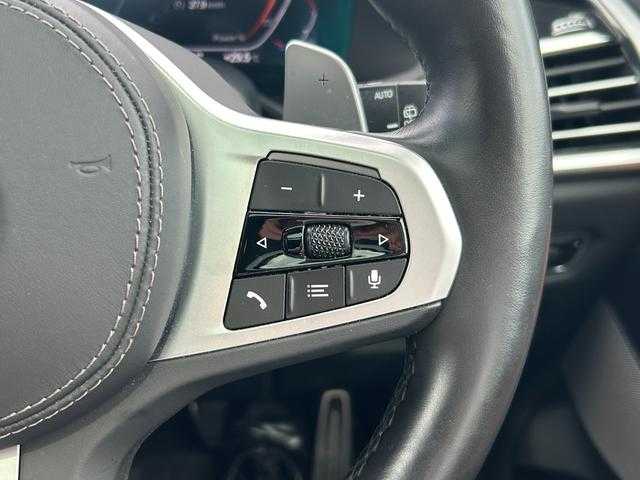 ＢＭＷ ＢＭＷ Ｘ７ 埼玉県 2021(令3)年 4.4万km パール ワンオーナー/茶革シート/純正HDDナビ/（Bluetooth/USB/CD/DVD/USB/フルセグ）/パノラマガラスサンルーフ/ウェルネスＰＫＧ/ヘッドアップディスプレイ/ｈａｒｍａｎ／ｋａｒｄｏｎ/リアエンターテインメント/全周囲カメラ/純正ＥＴＣ
