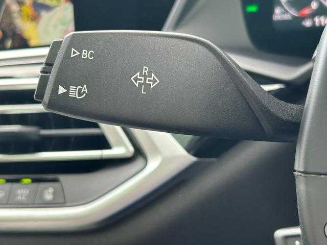 ＢＭＷ ＢＭＷ Ｘ７ 埼玉県 2021(令3)年 4.4万km パール ワンオーナー/茶革シート/純正HDDナビ/（Bluetooth/USB/CD/DVD/USB/フルセグ）/パノラマガラスサンルーフ/ウェルネスＰＫＧ/ヘッドアップディスプレイ/ｈａｒｍａｎ／ｋａｒｄｏｎ/リアエンターテインメント/全周囲カメラ/純正ＥＴＣ