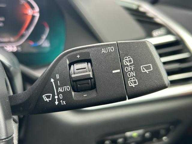 ＢＭＷ ＢＭＷ Ｘ７ 埼玉県 2021(令3)年 4.4万km パール ワンオーナー/茶革シート/純正HDDナビ/（Bluetooth/USB/CD/DVD/USB/フルセグ）/パノラマガラスサンルーフ/ウェルネスＰＫＧ/ヘッドアップディスプレイ/ｈａｒｍａｎ／ｋａｒｄｏｎ/リアエンターテインメント/全周囲カメラ/純正ＥＴＣ