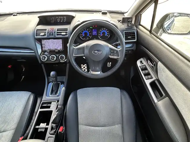 スバル インプレッサ スポーツ HV 2．0i-S アイサイト 新潟県 2015(平27)年 4.2万km クォーツブルーP 社外ナビ【フルセグTV/FM・AM/CD】/衝突軽減/クルーズコントロール追従有/アイドリングストップ/バックカメラ/DN席パワーシート/前後コーナーセンサー/ドライブレコーダー/ETC/ハーフレザーシート/サマータイヤ【純正ホイール】/MTモード付きAT/レーンキープアシスト/オートライト/横滑り防止/革巻きステアリング/ステアリングスイッチ/プッシュスタート/スマートキー/オートライト