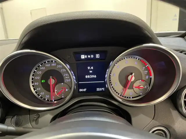 メルセデス・ベンツ ＳＬＫ２００ ブルーエフィシェンシー 新潟県 2011(平23)年 8.9万km イリジウムシルバー クルーズコントロール＆可変スピードリミッター/７インチワイドディスプレイ/ナビゲーションシステム/・CD/DVD/TV/BT/ビークルダイナミクスコントロール/パドルシフト/ブレーキアシスト/アンチロックブレーキシステム/HIDヘッドライト/シートヒーター/ETC/ドライブレコーダー