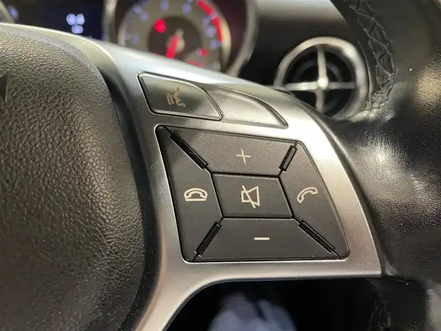 メルセデス・ベンツ ＳＬＫ２００ ブルーエフィシェンシー 新潟県 2011(平23)年 8.9万km イリジウムシルバー クルーズコントロール＆可変スピードリミッター/７インチワイドディスプレイ/ナビゲーションシステム/・CD/DVD/TV/BT/ビークルダイナミクスコントロール/パドルシフト/ブレーキアシスト/アンチロックブレーキシステム/HIDヘッドライト/シートヒーター/ETC/ドライブレコーダー