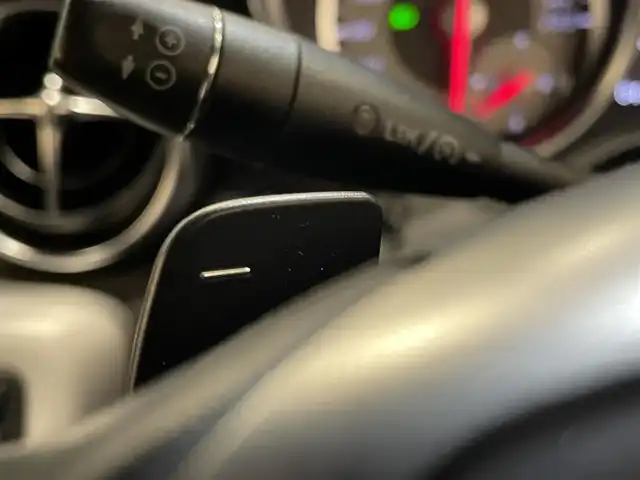 メルセデス・ベンツ ＳＬＫ２００ ブルーエフィシェンシー 新潟県 2011(平23)年 8.9万km イリジウムシルバー クルーズコントロール＆可変スピードリミッター/７インチワイドディスプレイ/ナビゲーションシステム/・CD/DVD/TV/BT/ビークルダイナミクスコントロール/パドルシフト/ブレーキアシスト/アンチロックブレーキシステム/HIDヘッドライト/シートヒーター/ETC/ドライブレコーダー