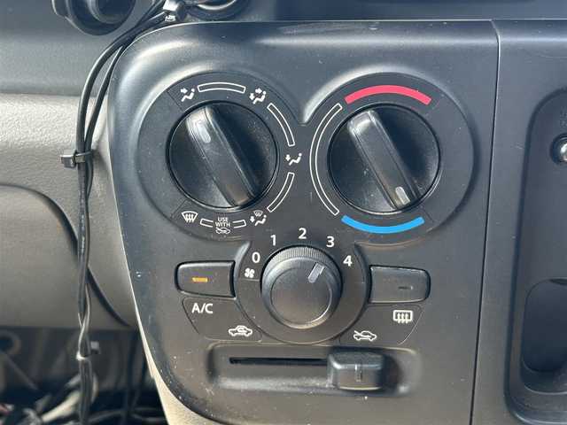 スズキ エブリイ PC 岡山県 2018(平30)年 11万km シルキーシルバーメタリック 登録時走行距離109513km/社外ナビ/フルセグTV(AM.FM.CD.DVD.TV.BT)/バックカメラ/ETC/ドライブレコーダー/社外AW/フロアマット/ドアバイザー/４WD/イモビライザー