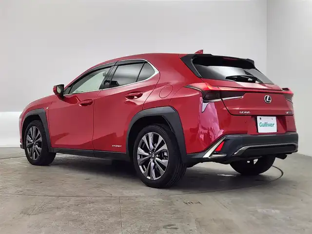 レクサス ＵＸ 250h Fスポーツ 愛知県 2020(令2)年 4.3万km マダーレッド 純正ナビ/パノラマミックビューモニター/ブラインドスポットモニター/ヘッドアップディスプレイ/ETC2.0/プリクラッシュセーフティシステム/レーダークルーズコントロール/純正18インチアルミホイール/フルセグTV/LEDヘッドライト/ドライブレコーダー/シートヒーター/エアコン/置くだけ充電/プッシュスタート/電動格納ミラー