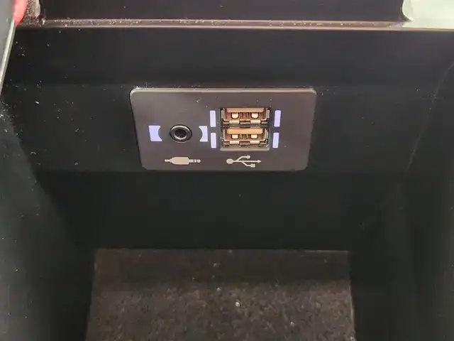 レクサス ＵＸ 250h Fスポーツ 愛知県 2020(令2)年 4.3万km マダーレッド 純正ナビ/パノラマミックビューモニター/ブラインドスポットモニター/ヘッドアップディスプレイ/ETC2.0/プリクラッシュセーフティシステム/レーダークルーズコントロール/純正18インチアルミホイール/フルセグTV/LEDヘッドライト/ドライブレコーダー/シートヒーター/エアコン/置くだけ充電/プッシュスタート/電動格納ミラー