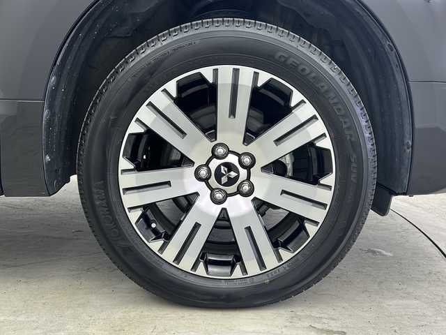 三菱 デリカＤ：５ P 大阪府 2022(令4)年 4.2万km アメジストブラック ワンオーナー　/純正１０．１型ナビ　/１０．１型アルパインフリップダウンモニター　/電動ステップ　/電動リアゲート　/ＨＤＭＩ　/ＢＳＭ　/ステアリングヒーター　/アラウンドビューモニター　/ステアリングスイッチ