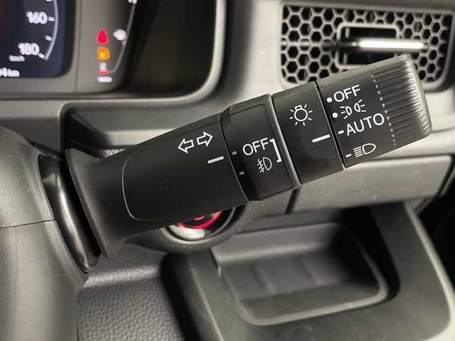 ホンダ ステップワゴン スパーダ eHEV プレミアムライン 埼玉県 2024(令6)年 1.7万km クリスタルブラックパール 純正11．4型SDナビ/（BT/DVD/CD/AM/FM/フルセグTV）/後席モニター/両側パワースライドドア/BSM/前後ドライブレコーダー/ホンダセンシング/・衝突軽減ブレーキ/・誤発進抑制機能/・車線維持支援システム/・アダプティブクルーズコントロール/ハーフレザーシート/シートヒーター/ビルトインETC/前列USB端子/純正アルミホイール