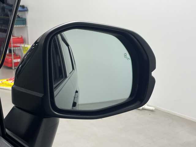 ホンダ ステップワゴン スパーダ eHEV プレミアムライン 埼玉県 2024(令6)年 1.7万km クリスタルブラックパール 純正11．4型SDナビ/（BT/DVD/CD/AM/FM/フルセグTV）/後席モニター/両側パワースライドドア/BSM/前後ドライブレコーダー/ホンダセンシング/・衝突軽減ブレーキ/・誤発進抑制機能/・車線維持支援システム/・アダプティブクルーズコントロール/ハーフレザーシート/シートヒーター/ビルトインETC/前列USB端子/純正アルミホイール