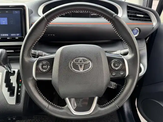 トヨタ シエンタ ハイブリッド G クエロ 愛知県 2019(令1)年 6.3万km ブラックマイカ 純正ナビ/パノラマミックビューモニター/両側パワースライドドア/ETC2.0/純正16インチアルミホイール/クルーズコントロール/LEDヘッドライト/フルセグTV/ドライブレコーダー/ハーフレザーシート/スマートキー/プッシュスタート/電動格納ミラー/Bluetooth/CD/DVD再生