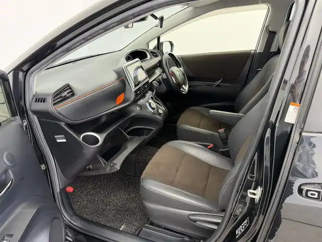 トヨタ シエンタ ハイブリッド G クエロ 愛知県 2019(令1)年 6.3万km ブラックマイカ 純正ナビ/パノラマミックビューモニター/両側パワースライドドア/ETC2.0/純正16インチアルミホイール/クルーズコントロール/LEDヘッドライト/フルセグTV/ドライブレコーダー/ハーフレザーシート/スマートキー/プッシュスタート/電動格納ミラー/Bluetooth/CD/DVD再生