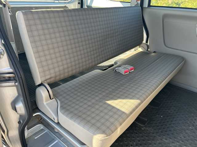 スズキ エブリイ PA 鹿児島県 2008(平20)年 7万km シルキーシルバーメタリック 両側スライドドア/ハロゲンヘッドライト/ＨＤＤミュージックサーバー/　　CD/DVD/BT/純正フロアマット/社外12インチアルミホイール/取扱説明書/記録簿/スペアキー/ベンチシート/フルフラットシート