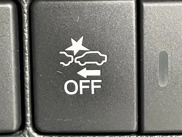 ホンダ フリード ハイブリット G ブラックスタイル 道央・札幌 2022(令4)年 3.2万km プラチナホワイトパール ・４WD/・寒冷地仕様/・Ｇａｔｈｅｒｓ９インチナビゲーション/　ＣＤ/ＤＶＤ/ＢＴ/ＵＳＢ/フルセグ/iPod/・バックカメラ/・ビルトインＥＴＣ/・両側パワースライドドア/・ホンダセンシング/・レーダークルーズコントロール/・レーンキープアシスト/・横滑り防止装置/・ワイパーデアイサー/・前席シートヒーター/・後方パーキングソナー/・オートライト/・LEDヘッドライト/・フロントフォグライト/・純正フロアマット/・純正AW15インチ/・スマートキー/・プッシュスタート/・スペアキー1本/・ウォークスルー/・ドアバイザー/・電動格納ウィンカーミラー/・保証書あり/・取説あり