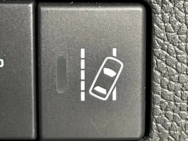 ホンダ フリード ハイブリット G ブラックスタイル 道央・札幌 2022(令4)年 3.2万km プラチナホワイトパール ・４WD/・寒冷地仕様/・Ｇａｔｈｅｒｓ９インチナビゲーション/　ＣＤ/ＤＶＤ/ＢＴ/ＵＳＢ/フルセグ/iPod/・バックカメラ/・ビルトインＥＴＣ/・両側パワースライドドア/・ホンダセンシング/・レーダークルーズコントロール/・レーンキープアシスト/・横滑り防止装置/・ワイパーデアイサー/・前席シートヒーター/・後方パーキングソナー/・オートライト/・LEDヘッドライト/・フロントフォグライト/・純正フロアマット/・純正AW15インチ/・スマートキー/・プッシュスタート/・スペアキー1本/・ウォークスルー/・ドアバイザー/・電動格納ウィンカーミラー/・保証書あり/・取説あり