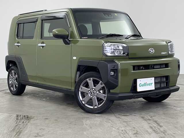 ダイハツ タフト G ターボ 兵庫県 2022(令4)年 2.3万km フォレストカーキメタリック 純正メモリナビ　Ｂｌｕｅｔｏｏｔｈオーディオ　ＵＳＢ　フルセグ　全方位カメラ　ＬＥＤヘッドライト　革巻きステアリング　ＥＴＣ　純正１５インチアルミ　ガラスルーフ　コーナーセンサー　シートヒーター